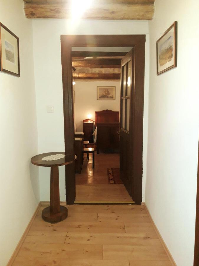Villa Casa Istriana Nona Pina à Kaštelir Extérieur photo