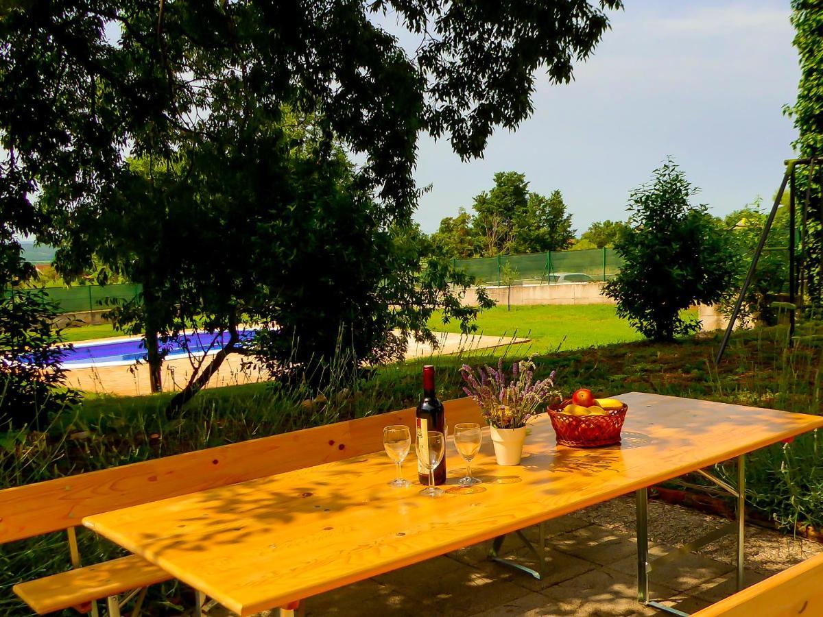 Villa Casa Istriana Nona Pina à Kaštelir Extérieur photo
