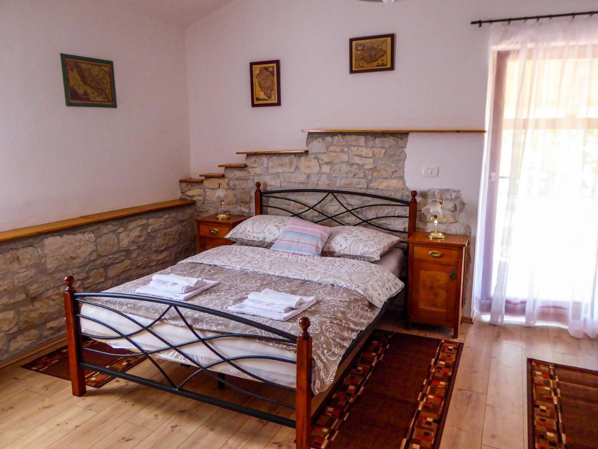 Villa Casa Istriana Nona Pina à Kaštelir Extérieur photo